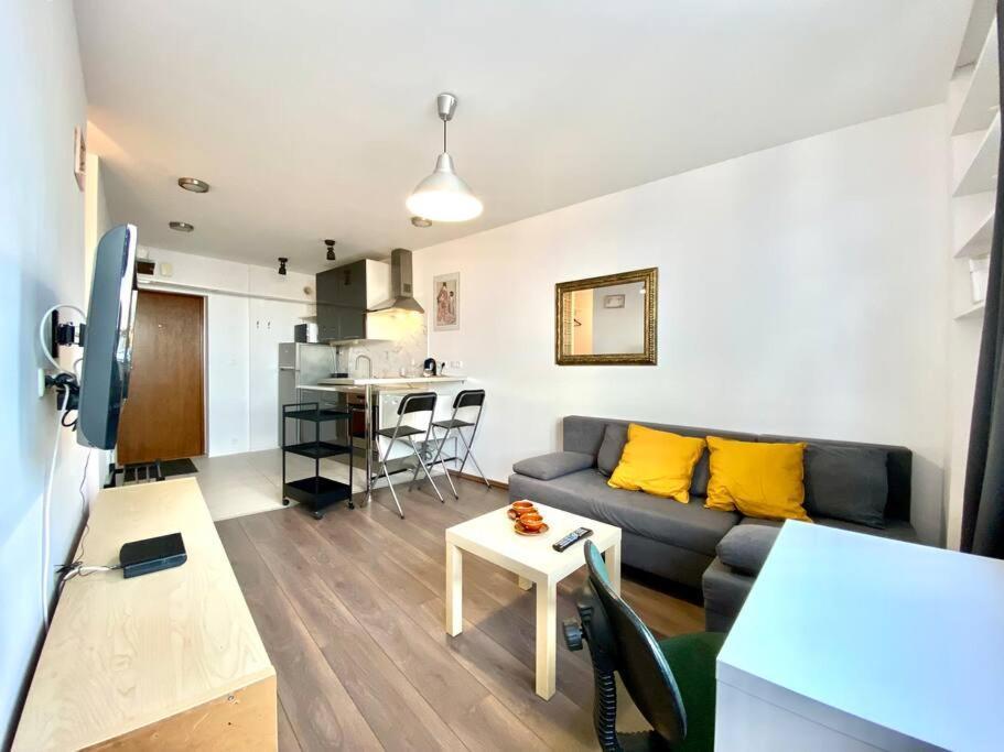 Studio Muranow By Esteum Host Butas
